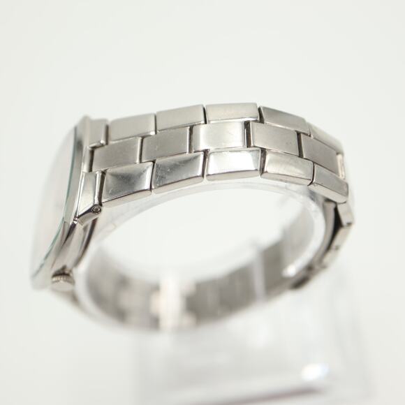 Kenneth Cole Slim Womens Silver Tone 28mm Watch 6" Stainless Steel w New Battery - Picture 10 of 12